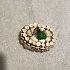 Tiny seashell box